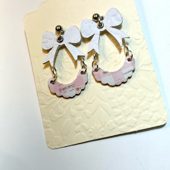 Earrings - Picture 3 of 5